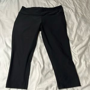 Nike Dri Fit women’s cropped work out pants